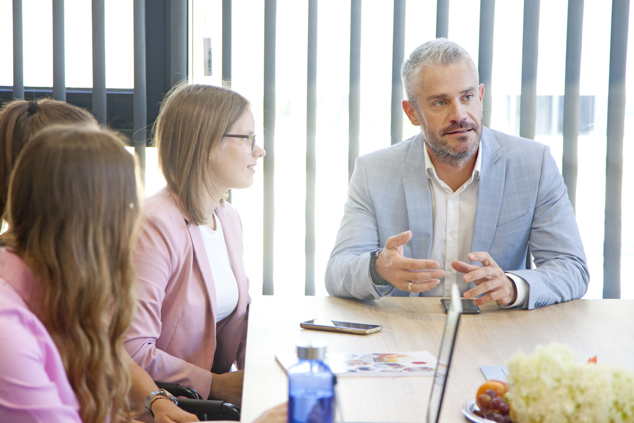 Junior HR Partner